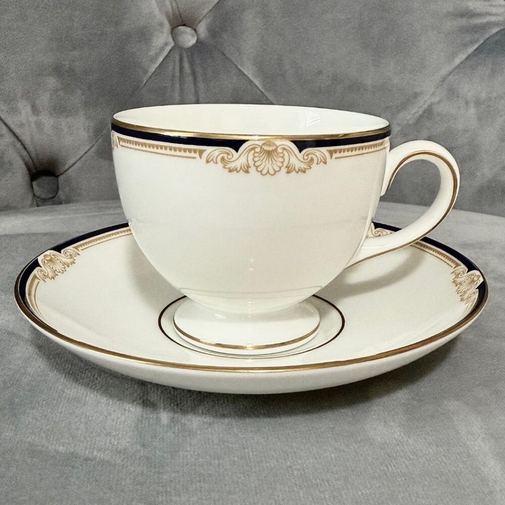 WEDGWOOD CAVENDISH pattern R4680 Cup and Saucer set Made in England Vintage